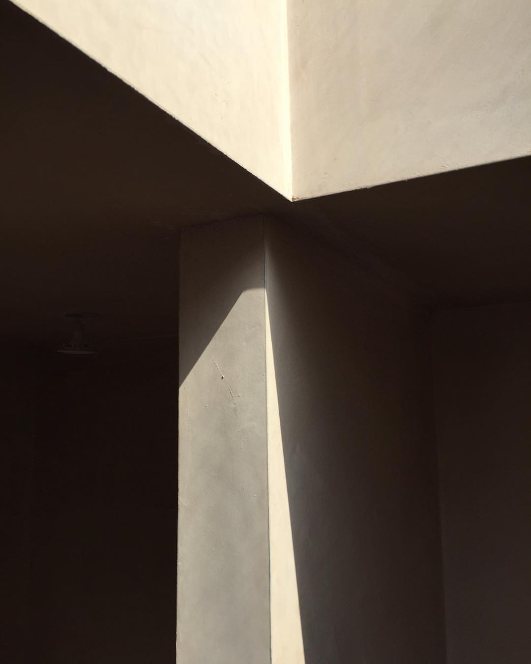 1088-bjzi1xrfhn1-reno-morninglight-skylight-black-beige-portrait-image-paul-underwood-original-work.jpg