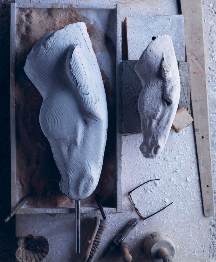 0290-nic-fiddian-green-richard-foster-sculpture-horses-craftsmanship-nicfiddiangreen-green-black-portrait-image-reference-only.png