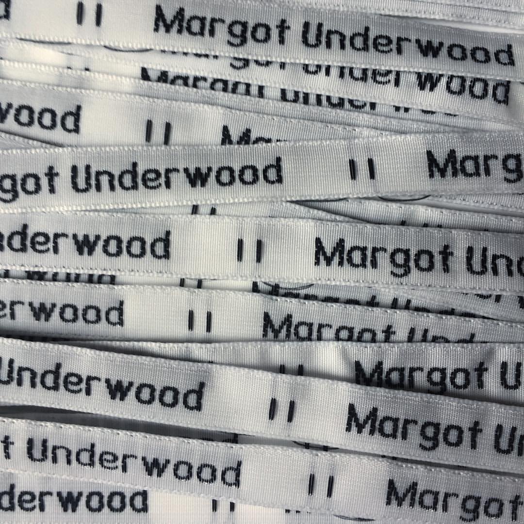 0987-bxitgvnjj2d-schoolpreparation-labels-nametags-grey-beige-square-image-paul-underwood-original-work.jpg