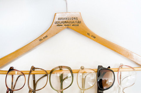 0063-style-eyewear-still-life-glasses-hanger-white-beige-landscape-image-reference-only.jpg