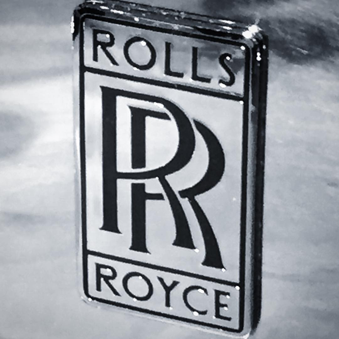 0981-bxebsvjj-luxury-cars-greatphantoms-phantom-beautiful-evening-rollsroycecars-launch-new-beige-black-square-image-paul-underwood-original-work.jpg