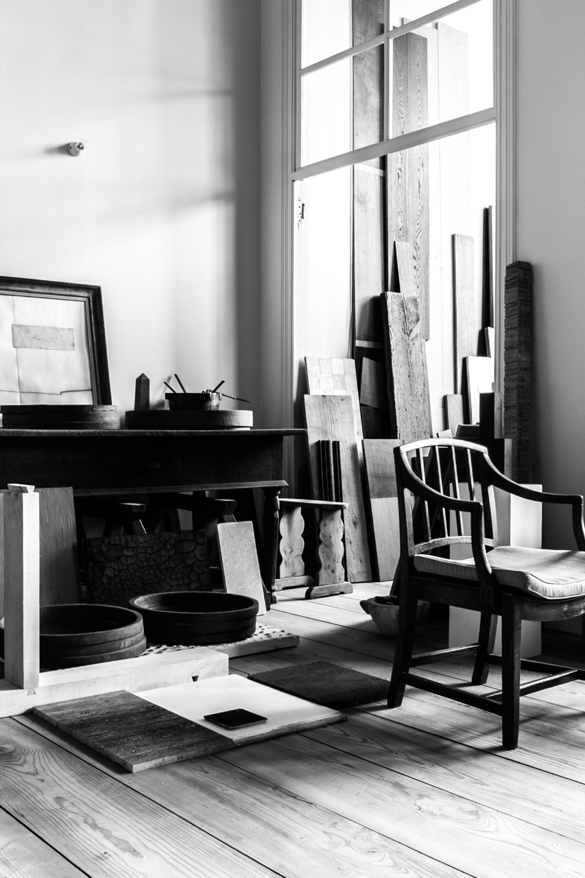 0570-interior-space-wood-black-white-black-grey-portrait-image-reference-only.jpg