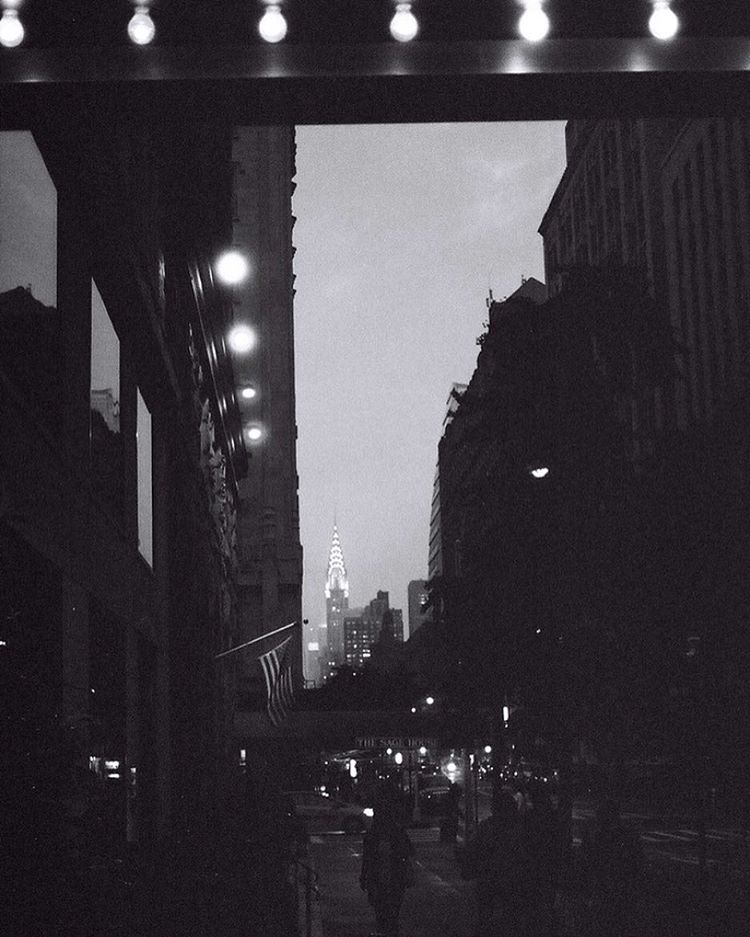 0760-bdah5cbtaoy-newyork-empirestatebuilding-black-beige-portrait-image-paul-underwood-original-work.jpg