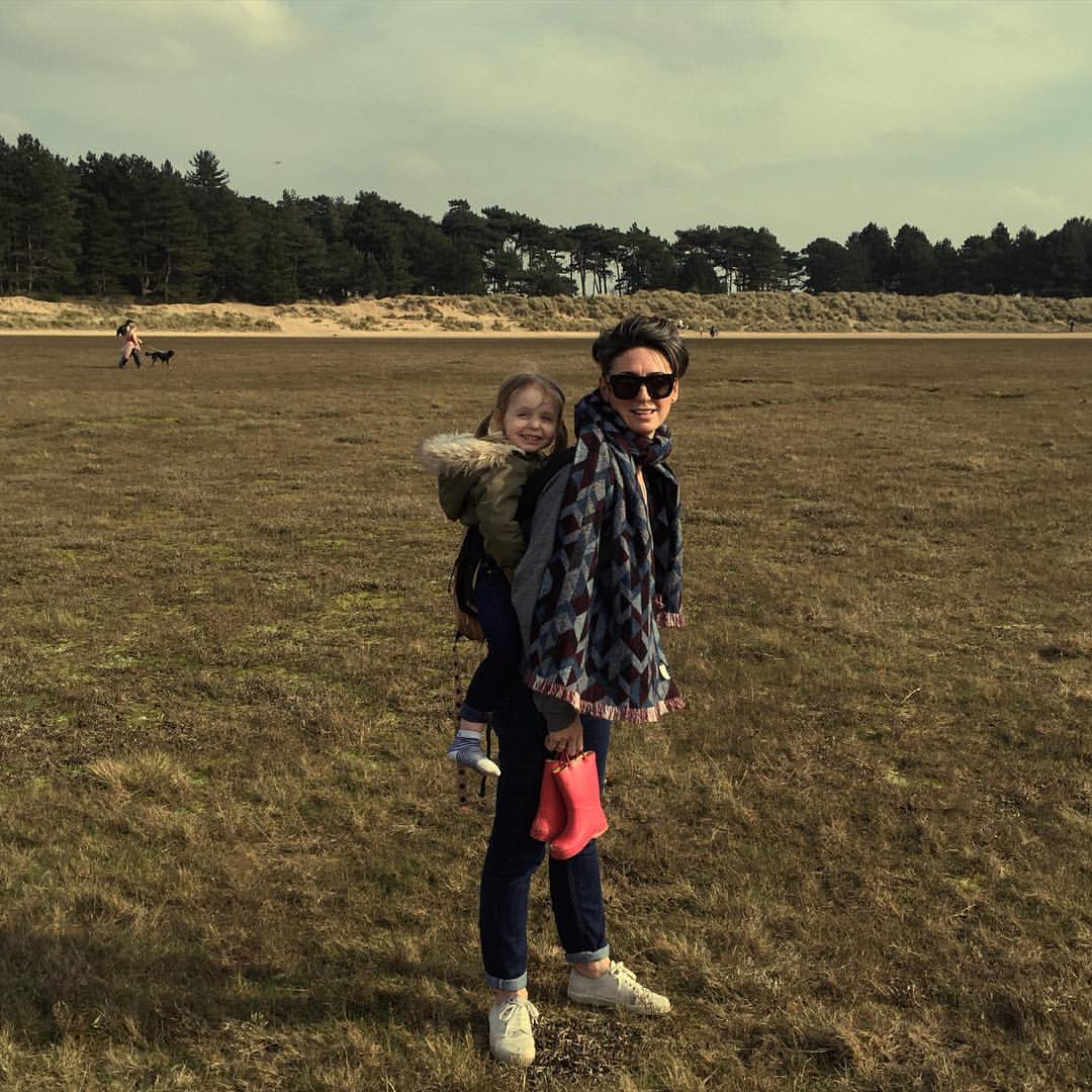 0783-bdyqkh-zagd-familytime-walking-norfolk-beach-holkham-brown-beige-square-image-paul-underwood-original-work.jpg