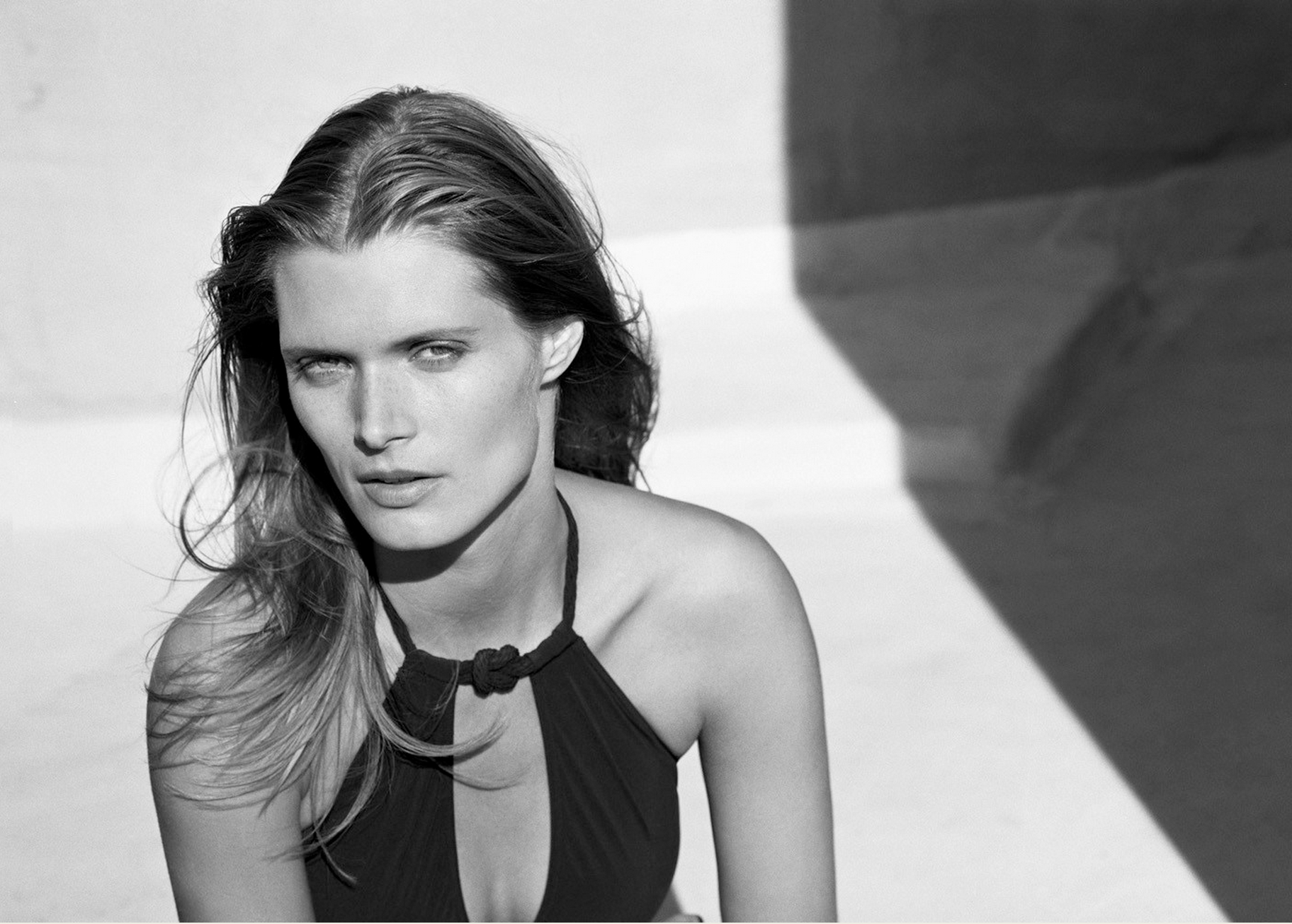 0505-zoe-ghertner-fashion-still-life-beautiful-imagery-stunning-light-composure-black-white-landscape-image-reference-only.png